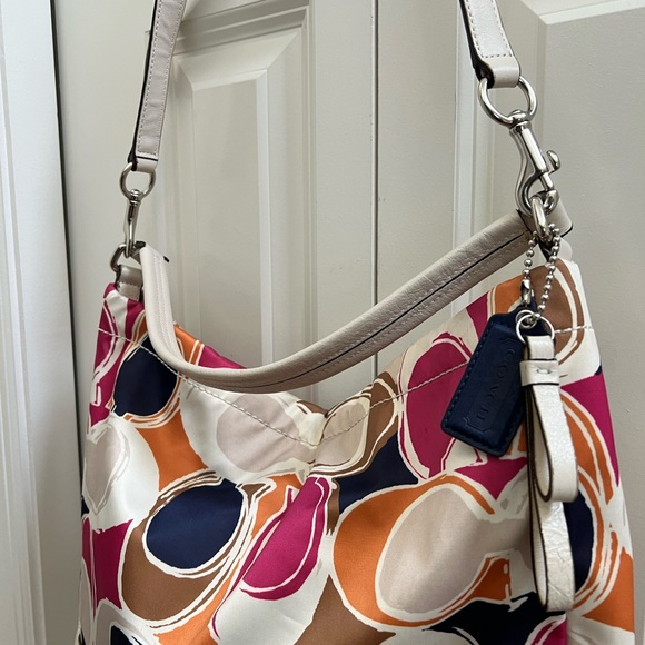Coach Multicolor Signature Shoulder Bag - Picture 3 of 14